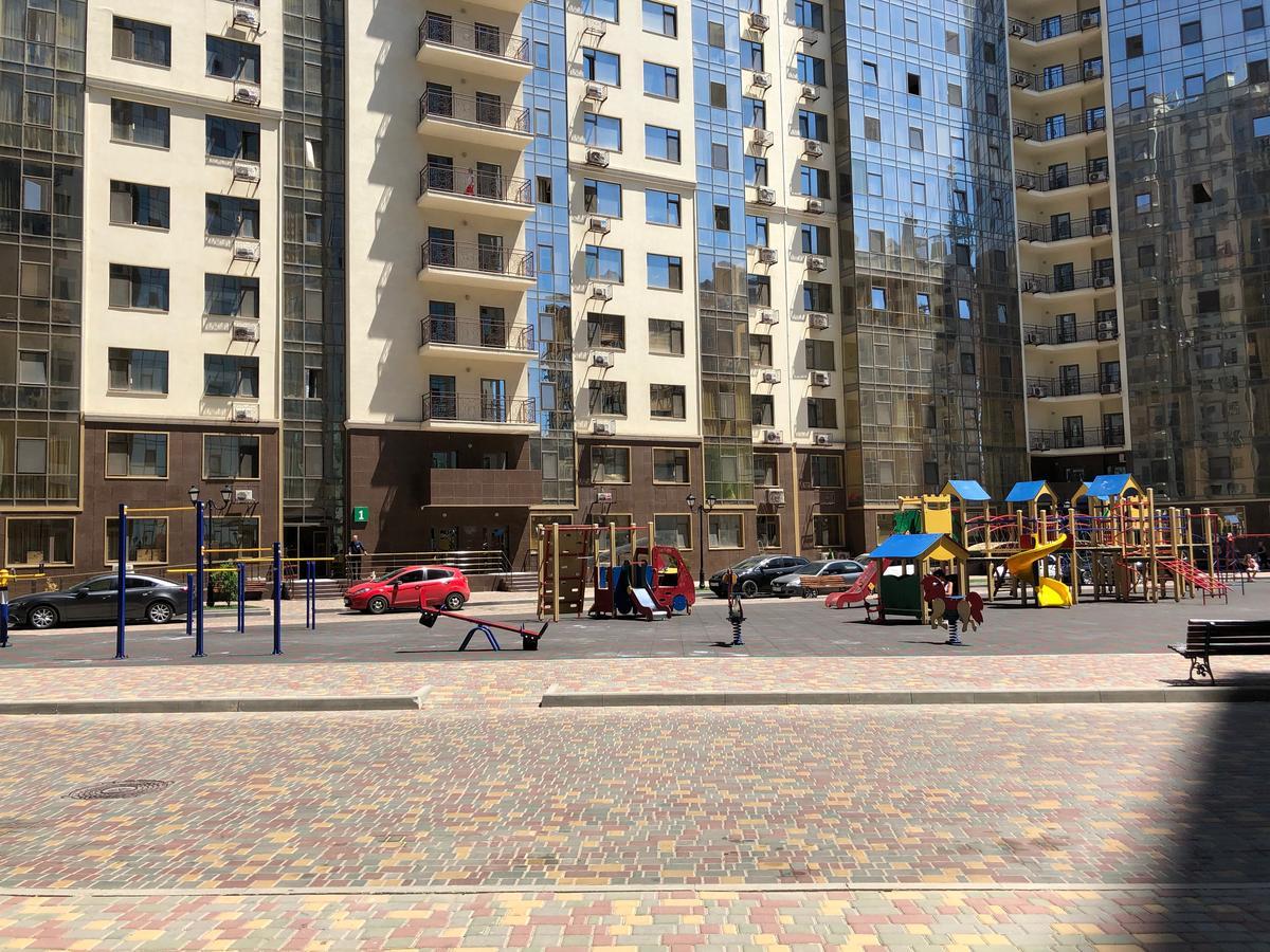 Zhemchuzhnie Apartments On Marselskaya Oldenburg Bagian luar foto